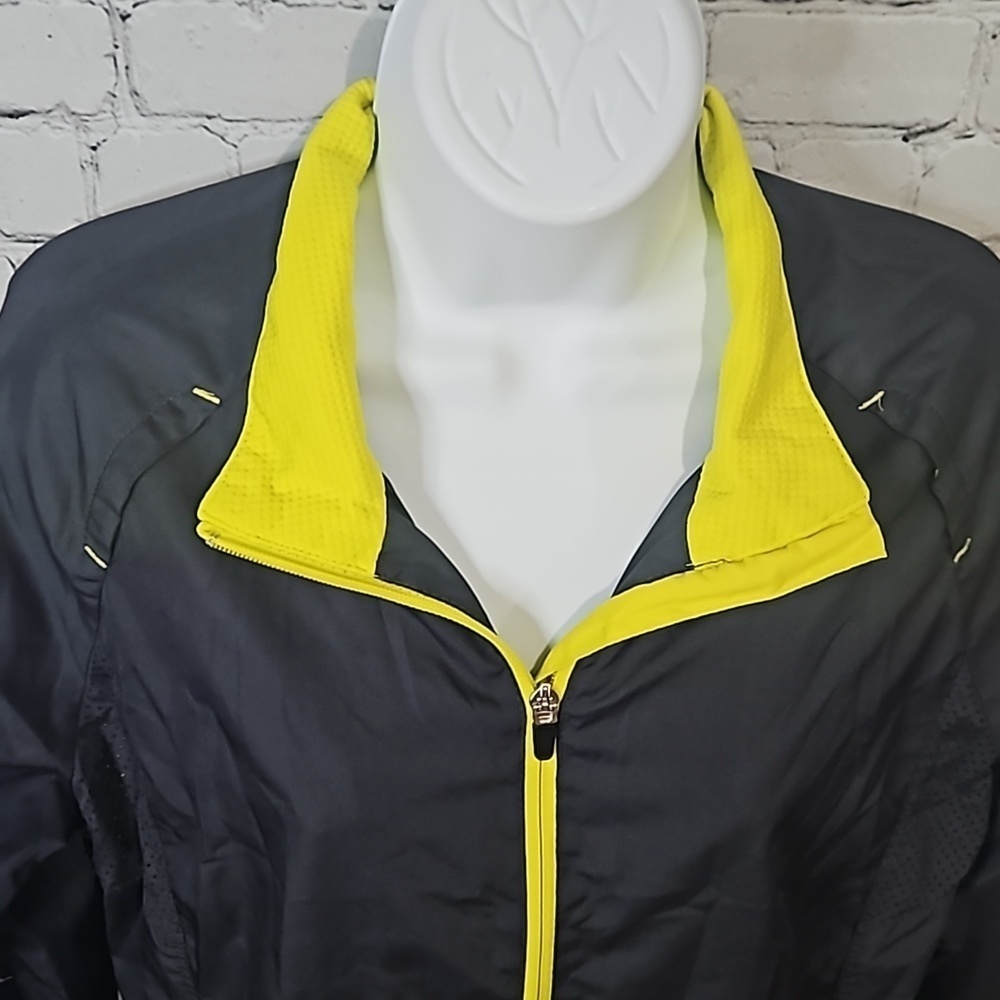 Lightweight athletic jacket - Picture 2 of 10